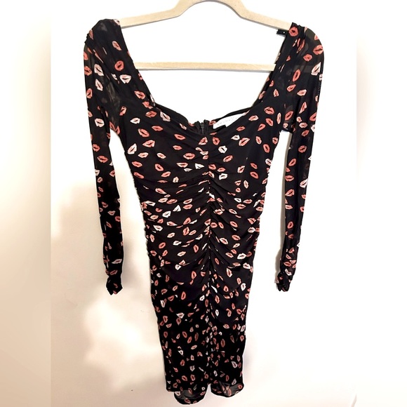 Lip Print Ruched Midi Dress Bardot Style - Picture 3 of 3